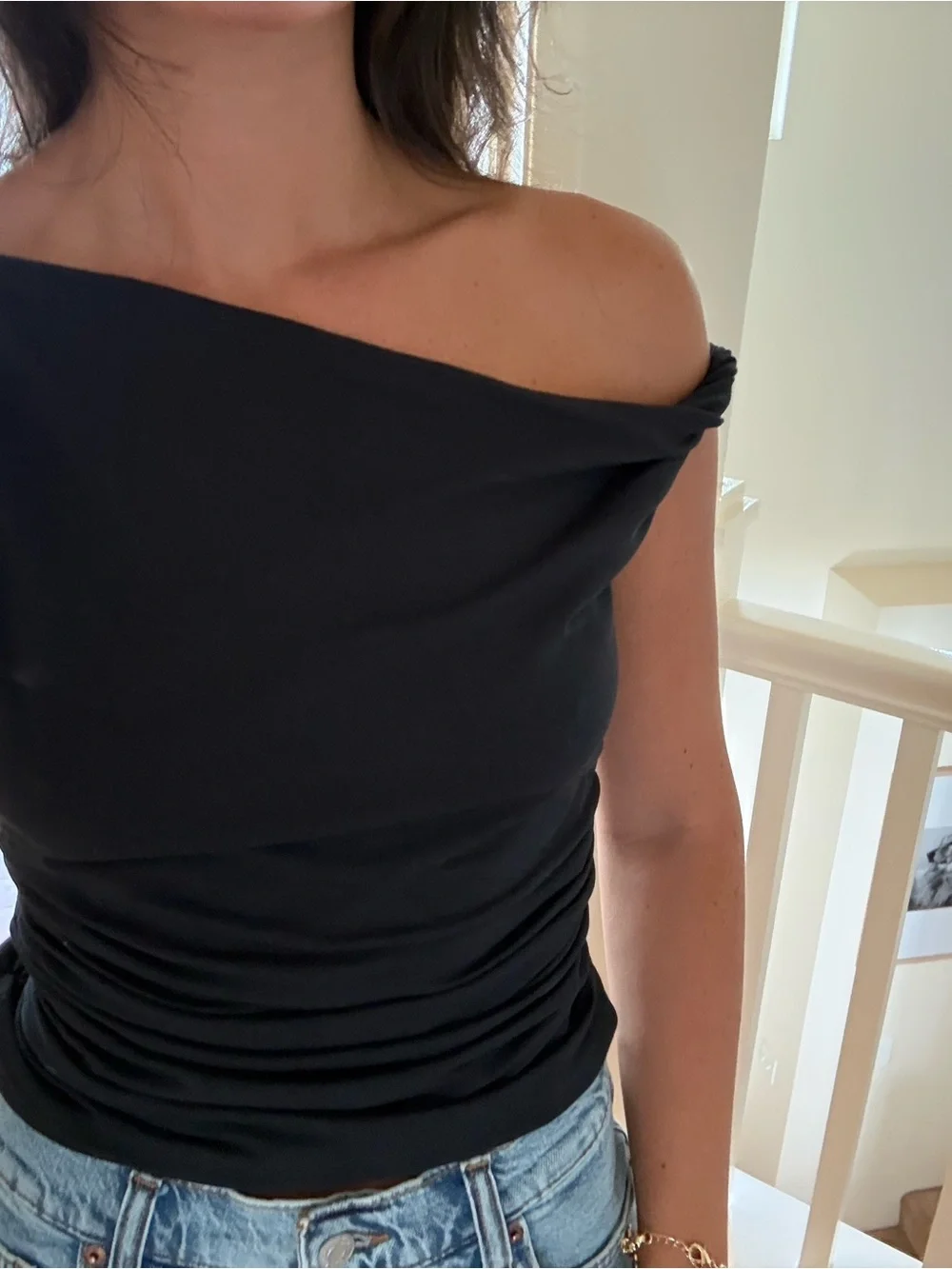 Abercrombie & Fitch One-Shoulder Black Top - Picture 2 of 3